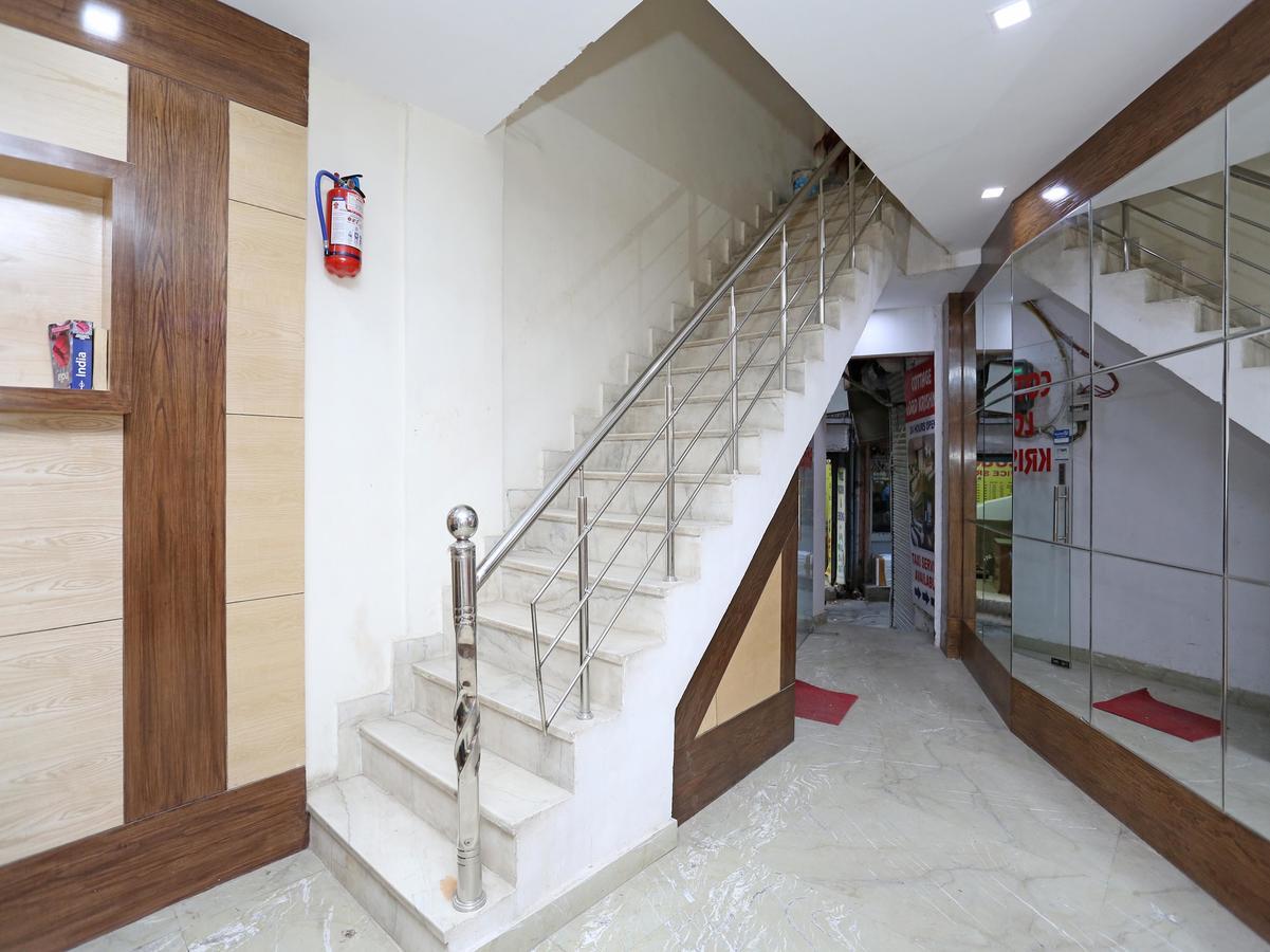 Oyo9233克里希纳勋爵小屋酒店 新德里 外观 照片
