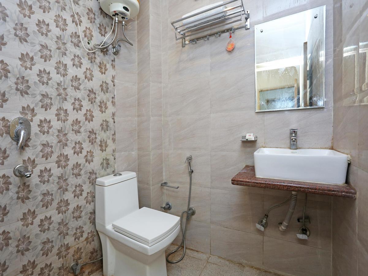 Oyo9233克里希纳勋爵小屋酒店 新德里 外观 照片