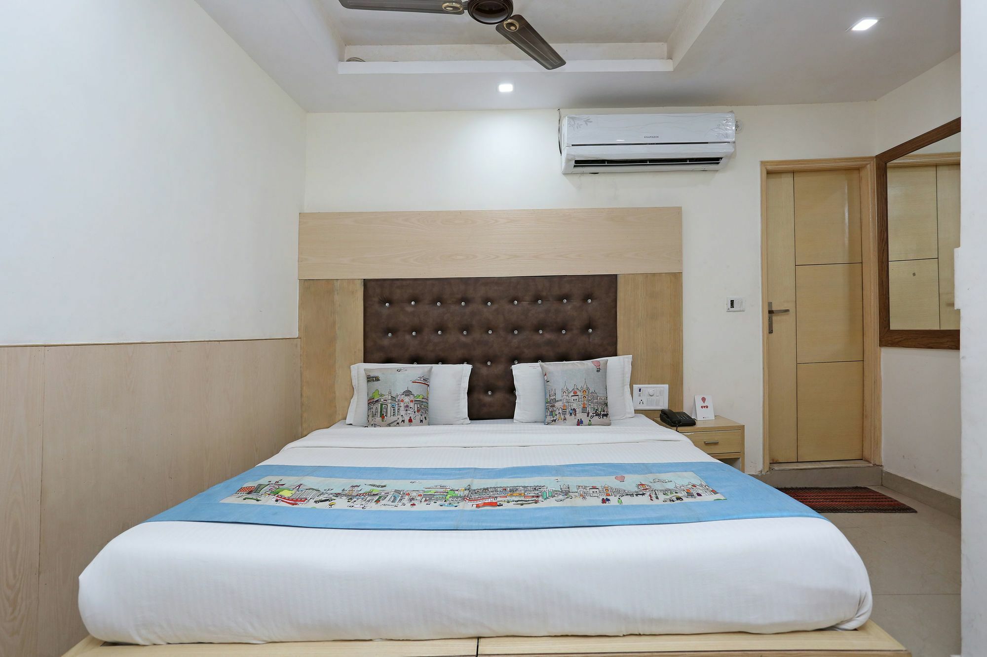 Oyo9233克里希纳勋爵小屋酒店 新德里 外观 照片